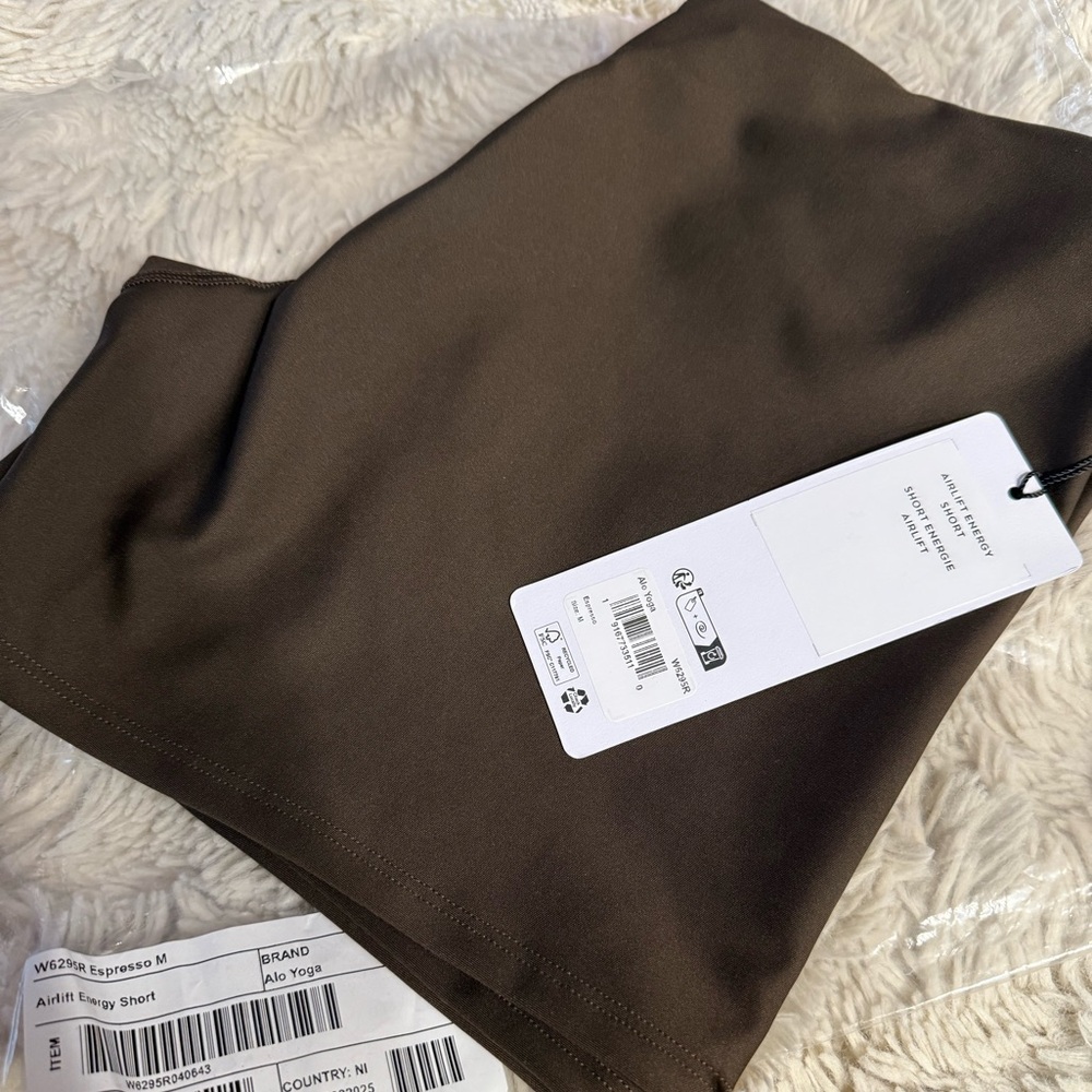 NWT, Alo Yoga 5” Airlift Energy Short (Size M, Espresso), Ret $88 - Picture 6 of 6